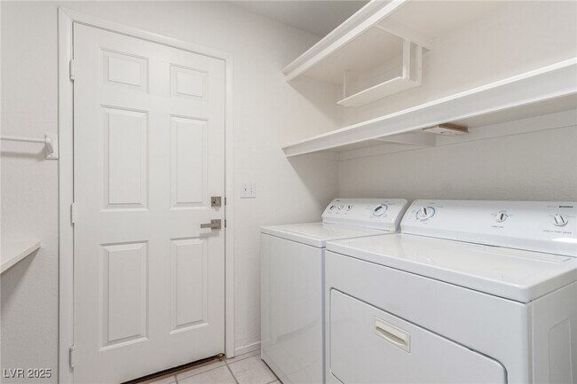Building Photo - 5433 Honey Mesquite Ln