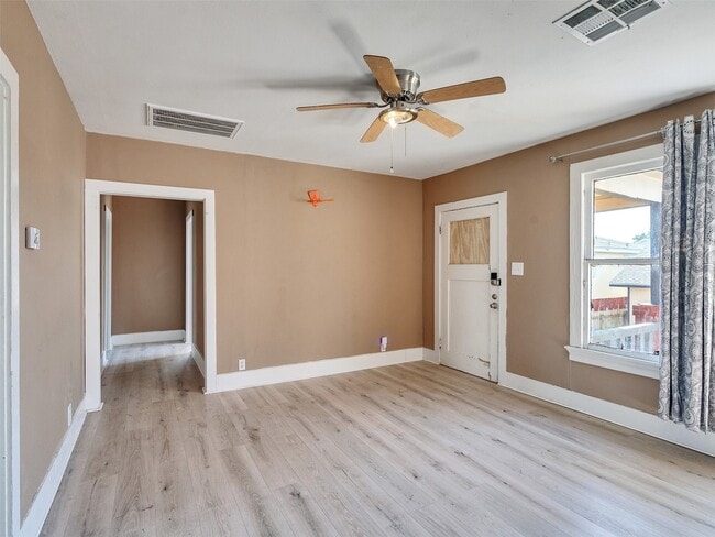 Building Photo - 5224 Bernardo De Galvez Ave