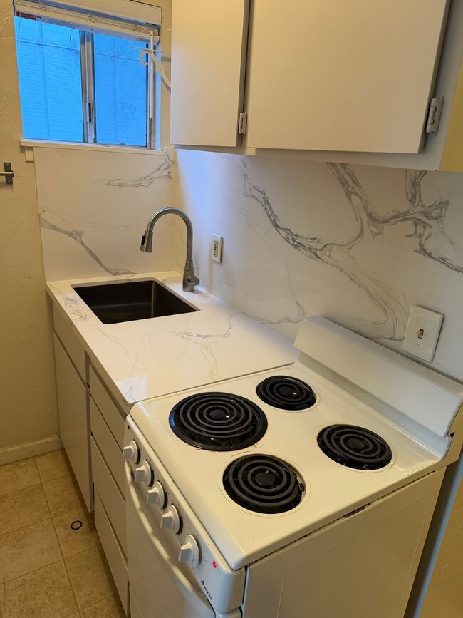 Building Photo - almonte