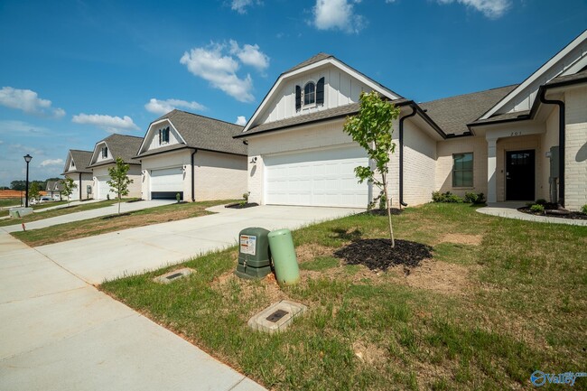 Building Photo - 203 Osceola Cir