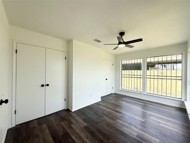 Building Photo - 6347 Marinwood Dr