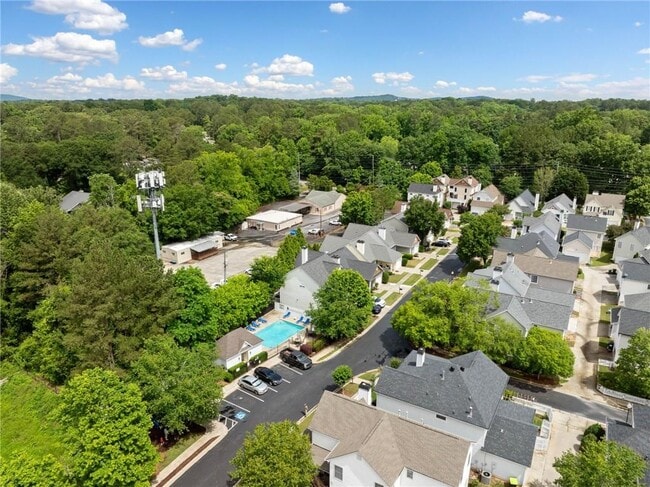 Building Photo - 726 Gardenside Cir SE