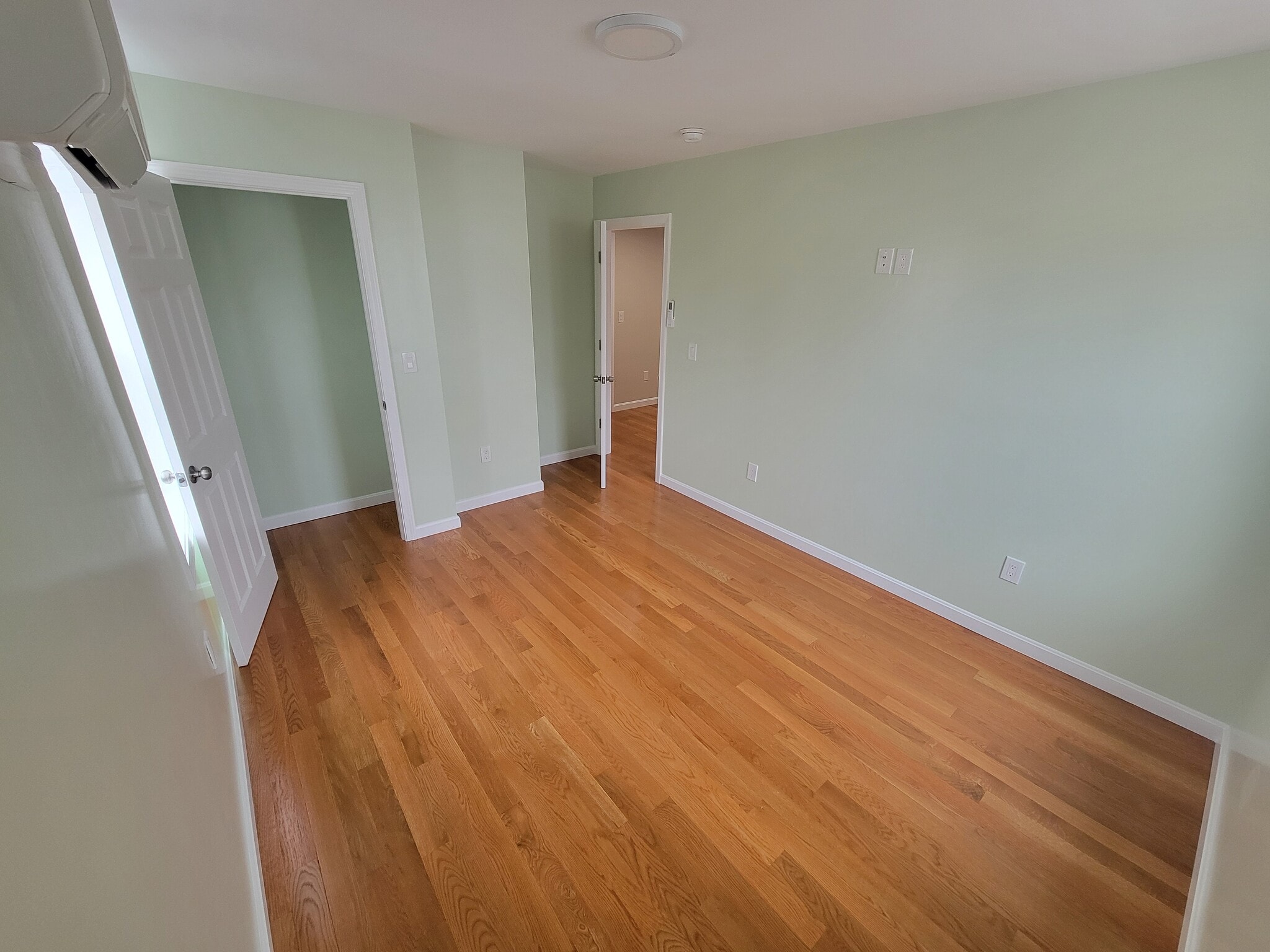 Building Photo - 33 Hamilton St