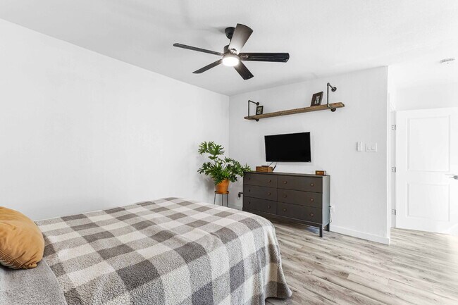 Building Photo - Timeless Charm Meets Modern Comfort in Brookview