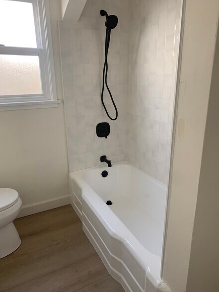 Building Photo - 11677 1/2 Magnolia Blvd