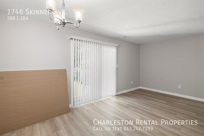 Building Photo - 1746 Skinner Ave