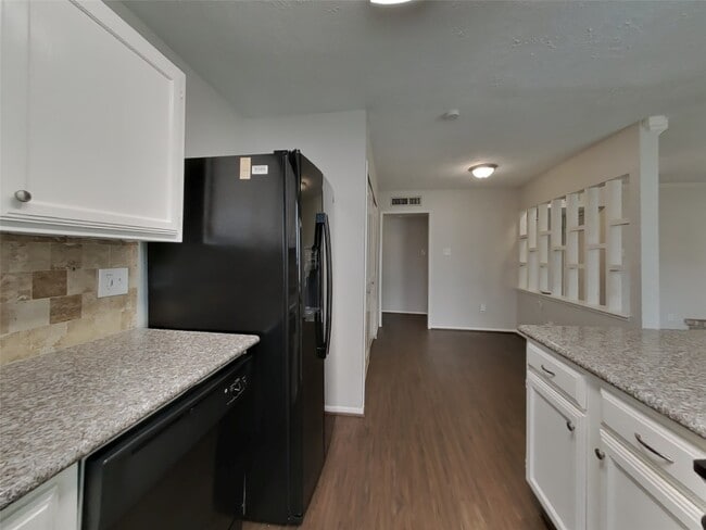 Building Photo - 2655 Lark