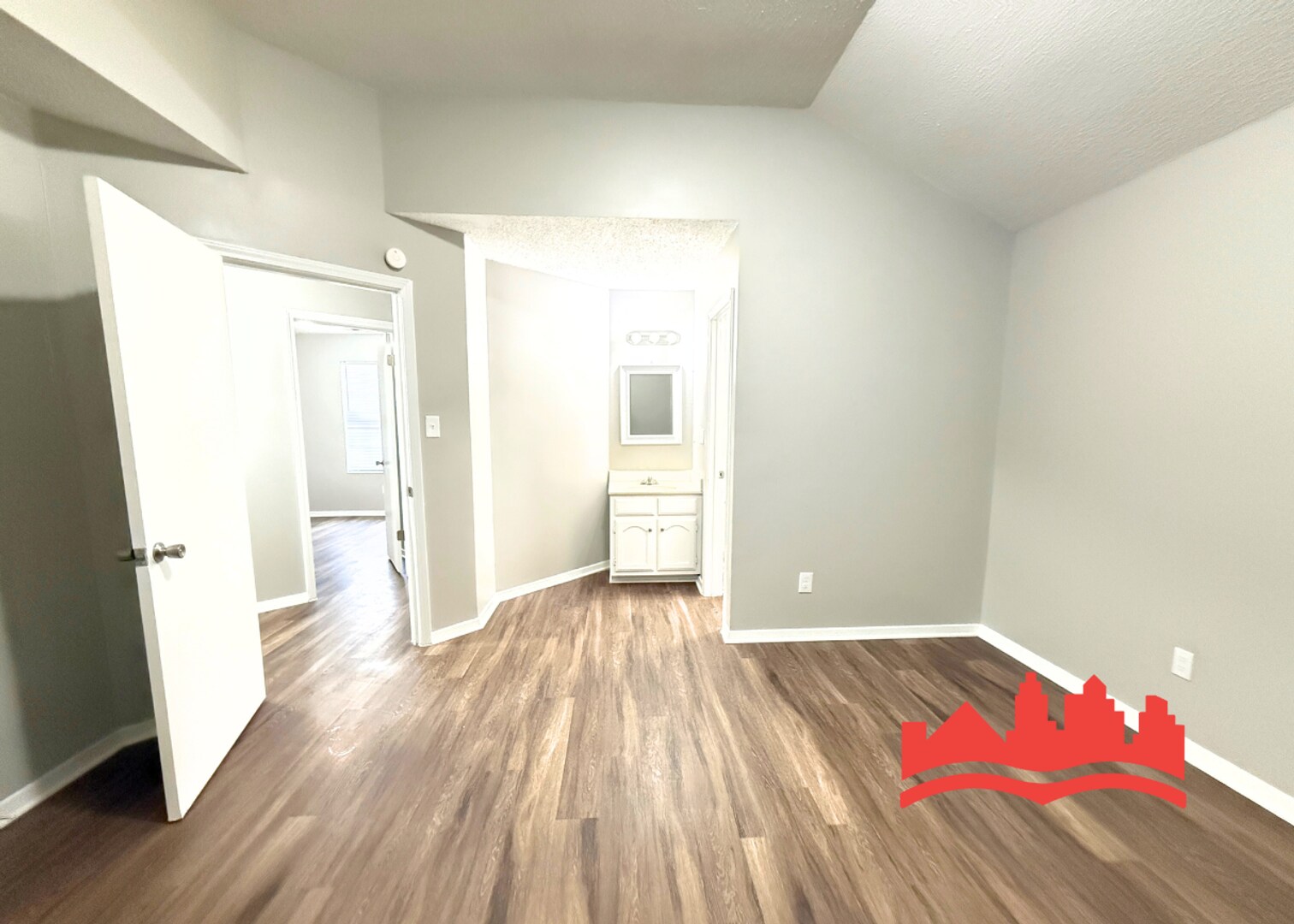 Building Photo - Fully Renovated 3BR/2BA Home – Move-In Ready!
