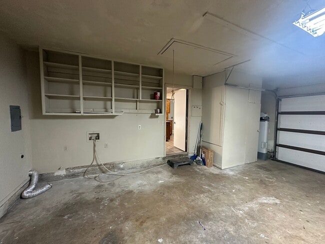 Building Photo - 312 S Avery Dr