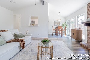 Building Photo - 1142 Churing Dr