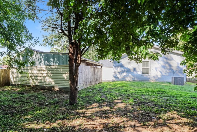 Building Photo - 4724 Granada Dr