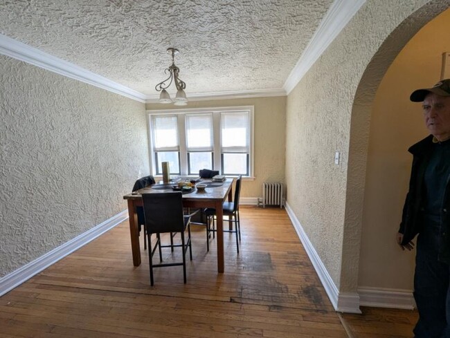 Building Photo - 1 bedroom in CHICAGO IL 60659