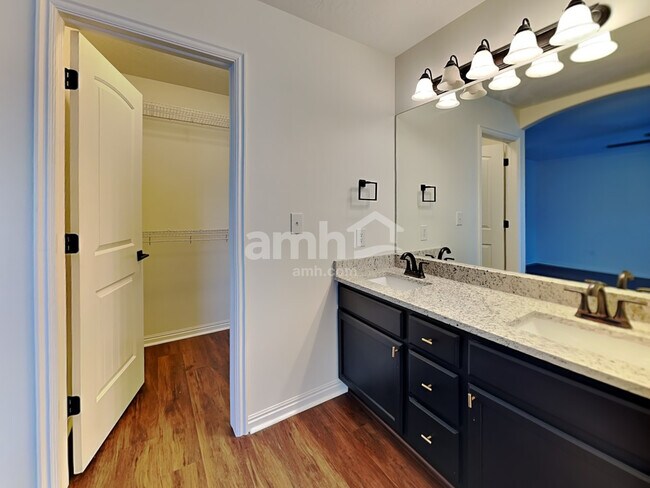 Building Photo - 4802 Addison Ave