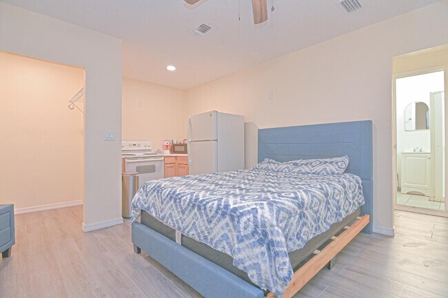 Building Photo - 509 Cardinal Dr