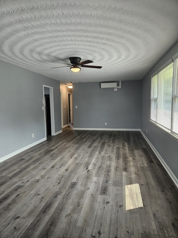 Building Photo - 1608 Hawthorne Dr