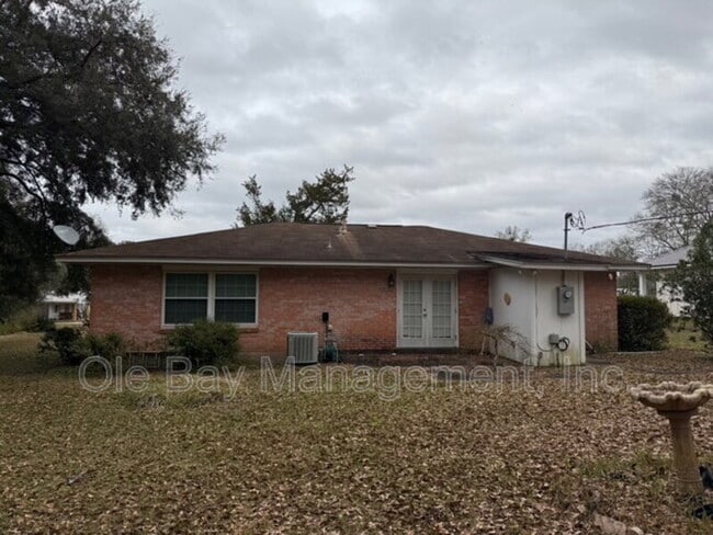 Building Photo - 22067 Stoddard Ave