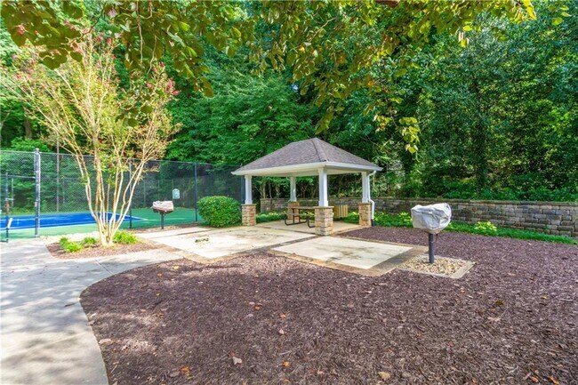 Building Photo - 2955 Seven Pines Ln