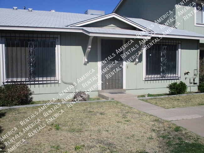 Building Photo - 2645 W Highland Ave