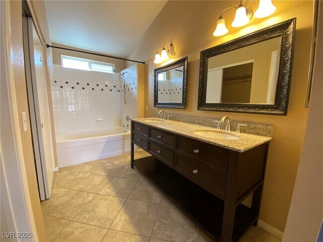 Building Photo - 4532 English Lavender Ave