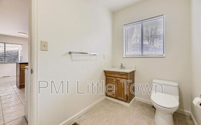 Building Photo - 256 W Jefferson Ave