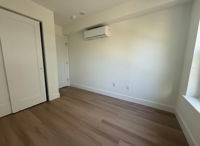 Building Photo - 3517 N 16th St