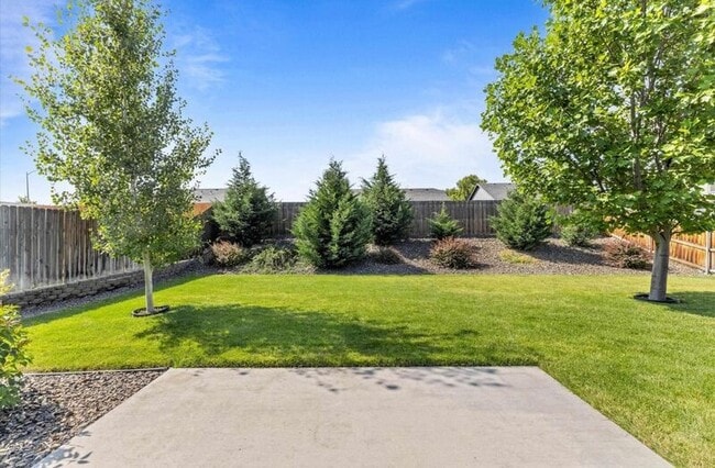 Building Photo - 3525 W 10th Ct