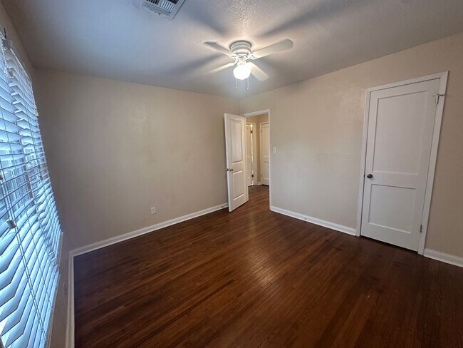 Building Photo - 332 Babb Dr
