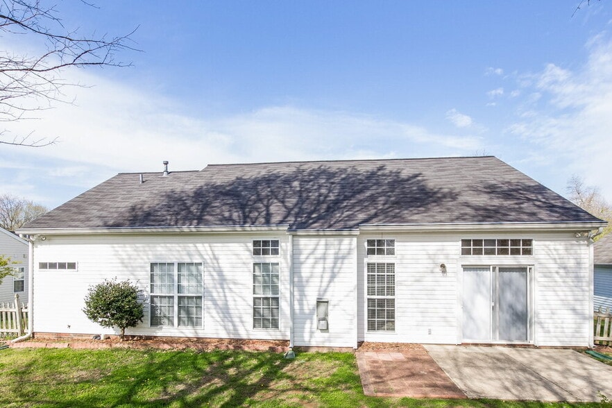 Building Photo - 3744 Sedgewick Dr SW