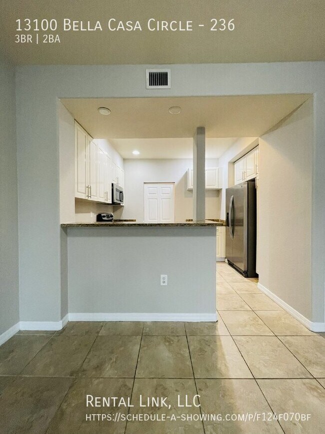 Building Photo - 13100 Bella Casa Cir