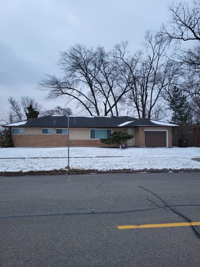 Building Photo - 517 Lakewood Blvd