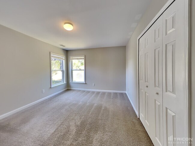 Building Photo - 3124 Delacorte Dr