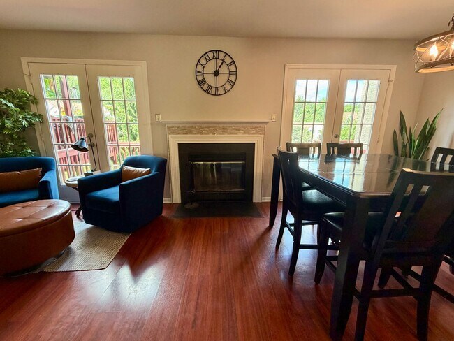 Building Photo - Stunning 3-Bedroom Townhome Nestled in Andorra Woods! Available mid-August!