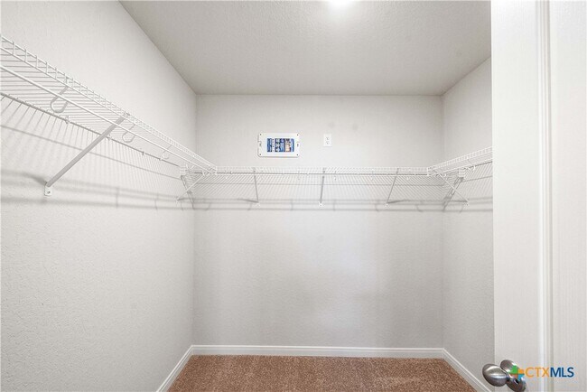 Building Photo - 1373 Kelly River St