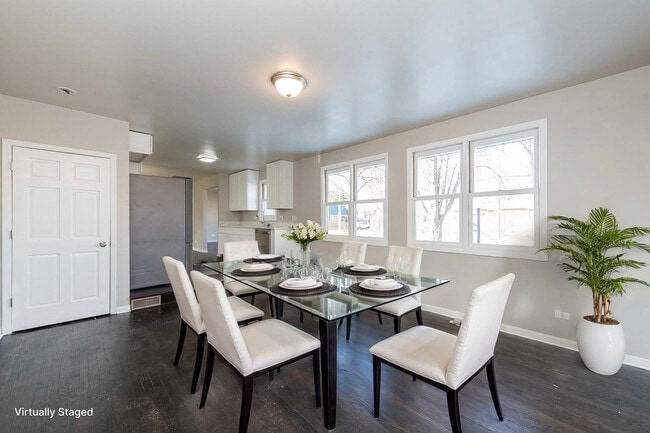 Building Photo - 821 12th St