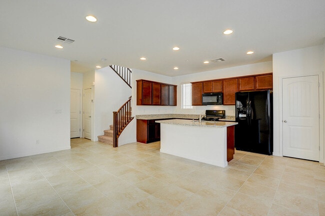 Building Photo - 3 Bedroom, 2 Story Inspirada Home in Anthem!