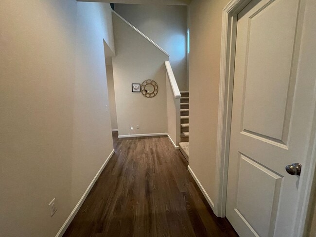 Building Photo - South Creek Meadows 4 BR Home with Den, Gas Fireplace & Attached 2-Car Garage