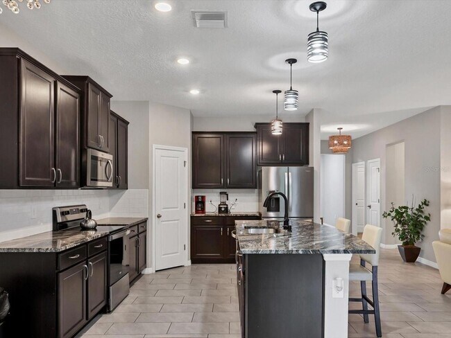 Building Photo - 17605 Cantarina Cove