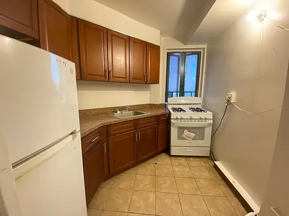 Building Photo - 1590 Unionport Rd