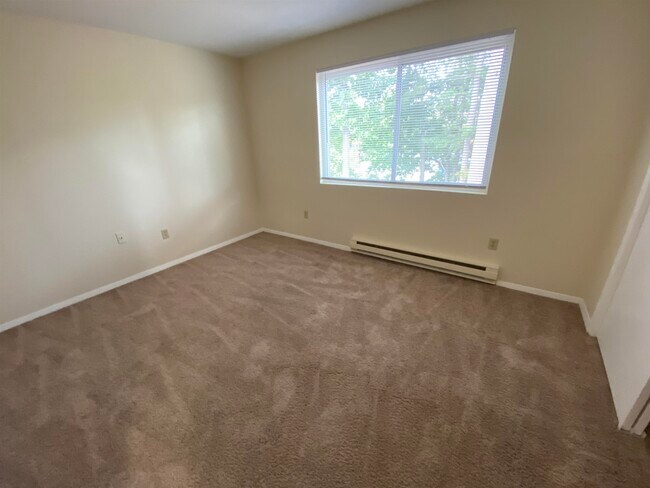 Building Photo - 95 Powers St