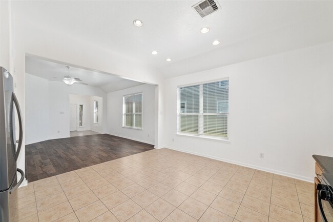 Building Photo - 9338 Logans Run Ln