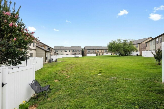 Building Photo - 1900 Little Elm Trail