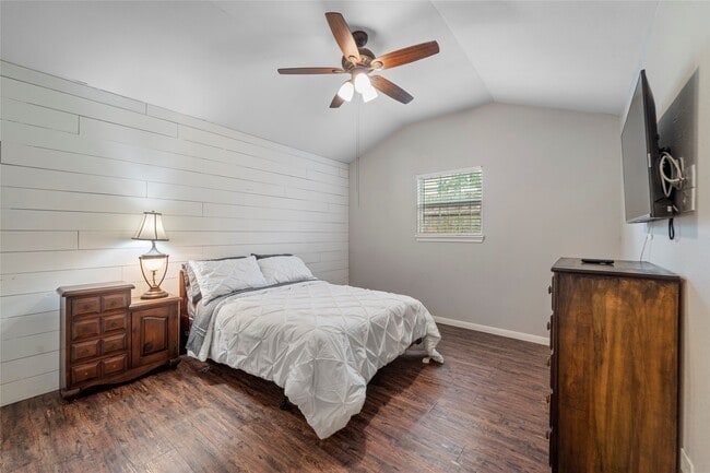 Building Photo - 6951 Leandra Dr