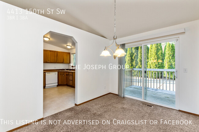 Building Photo - Fantastic 3 bed/2.5 bath in Lynnwood!