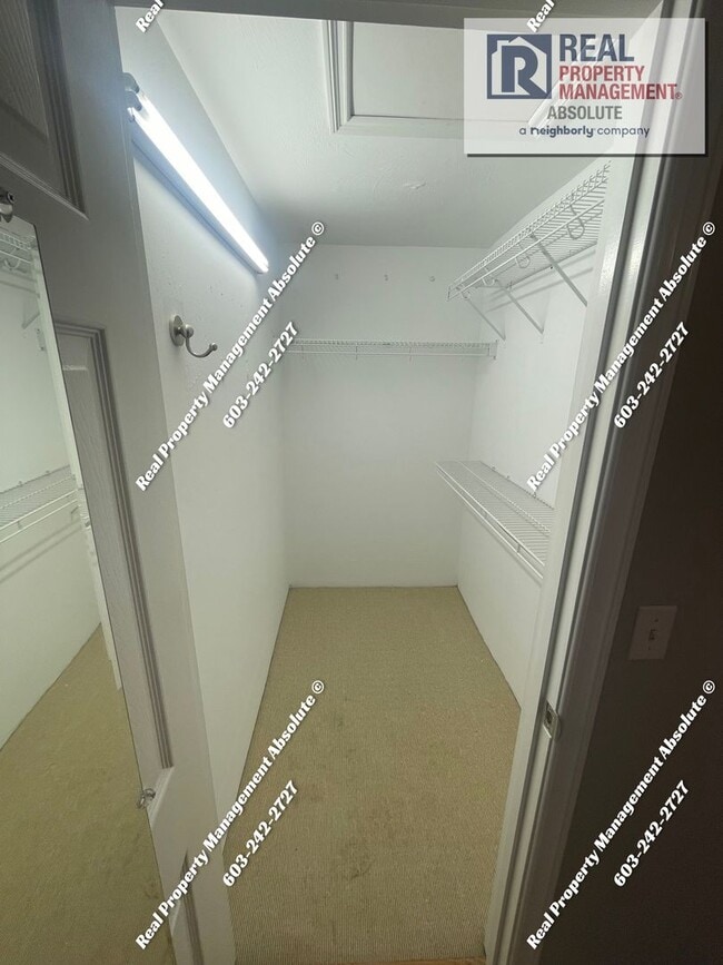 Building Photo - Beautiful 4 Bedroom Condo