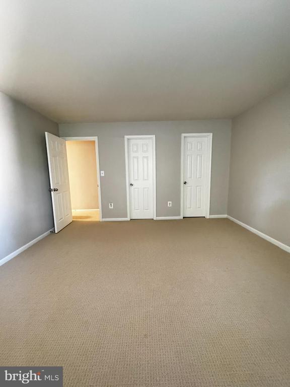 Building Photo - 1531 Colonial Dr