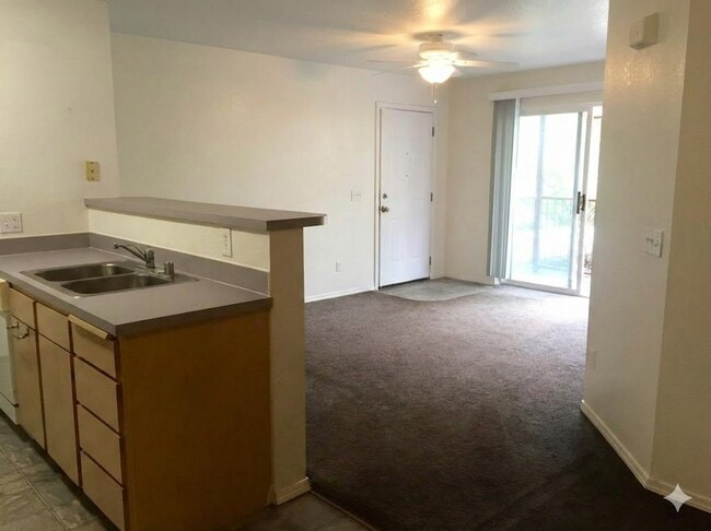 Building Photo - 131 Baker St