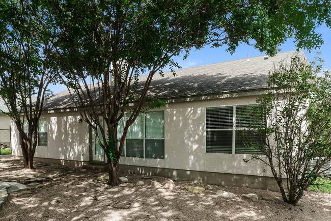 Building Photo - 2608 Hill Street Cove