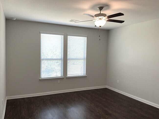 Building Photo - 5801 Kara Dr