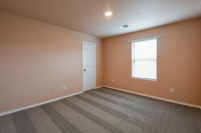 Building Photo - 11072 N Lake Mist Ln