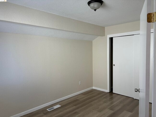 Building Photo - 239 Almondtree Ln